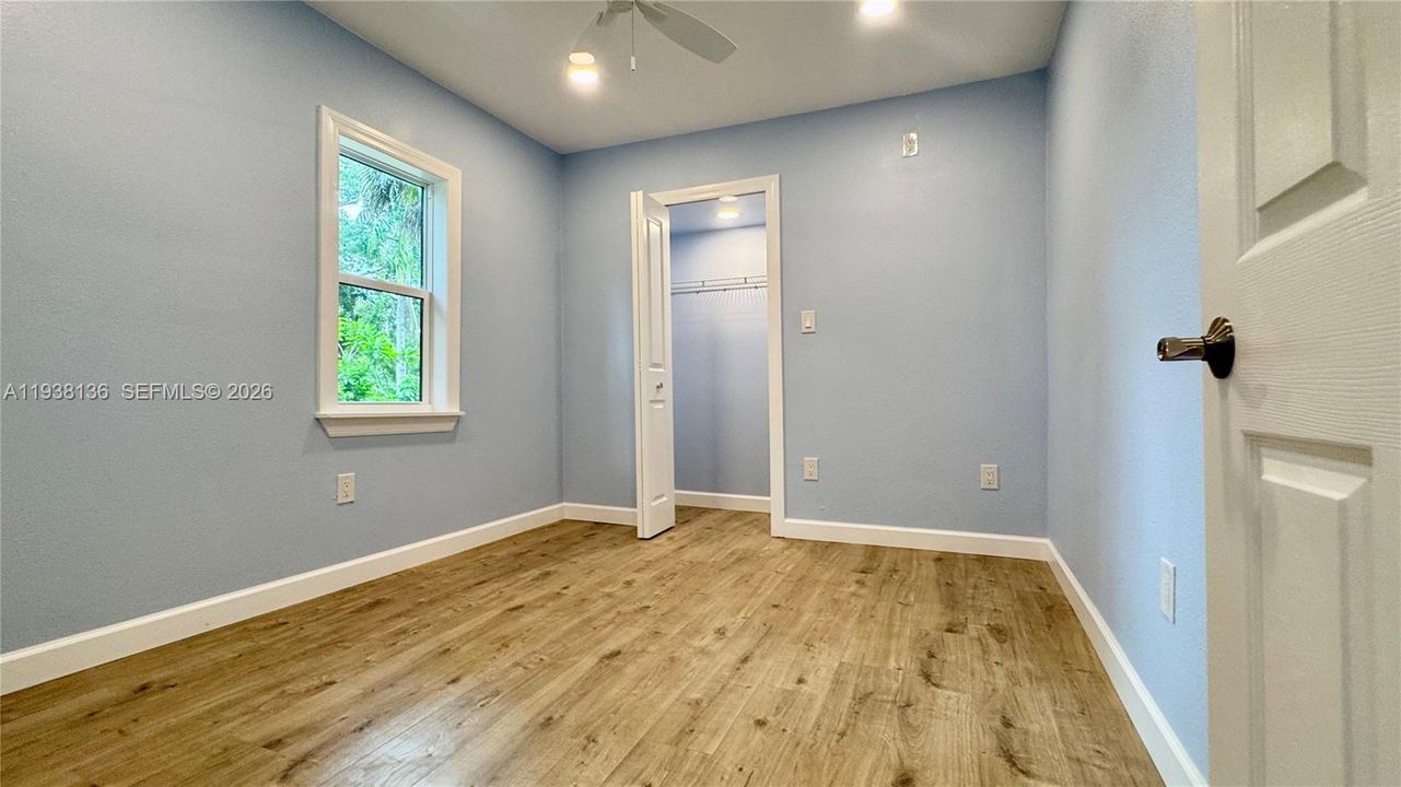 For Sale: $239,900 (2 beds, 2 baths, 1024 Square Feet)