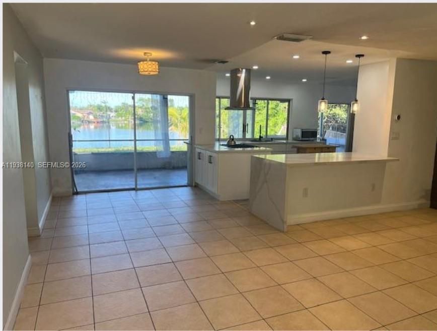 For Sale: $419,999 (2 beds, 2 baths, 1200 Square Feet)