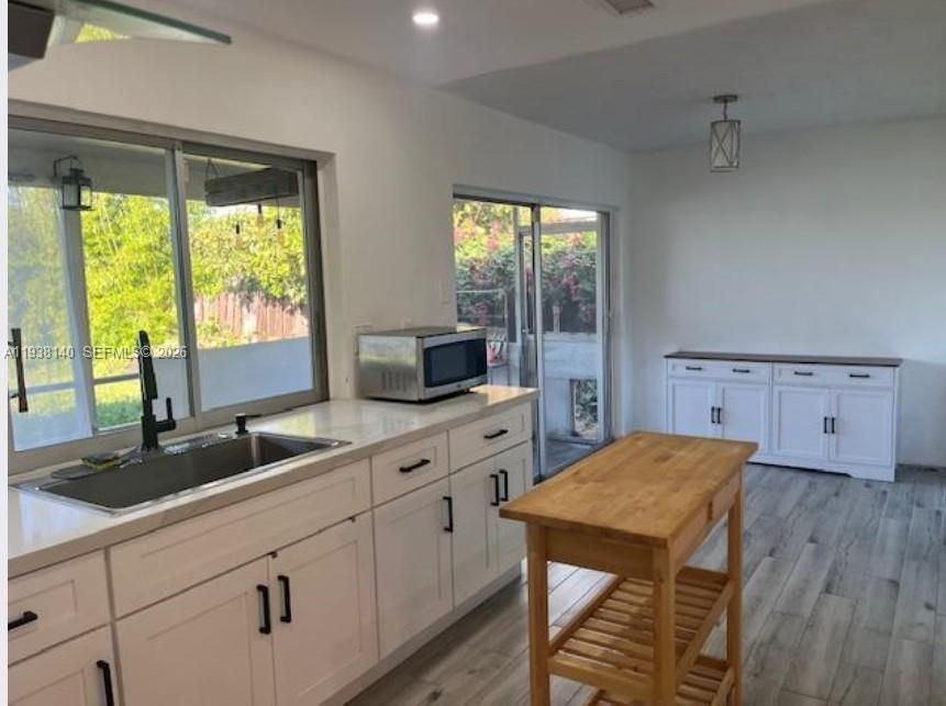 For Sale: $419,999 (2 beds, 2 baths, 1200 Square Feet)