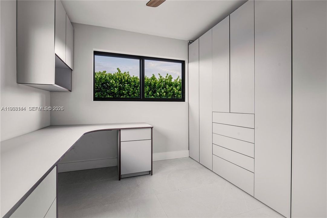 For Sale: $2,180,000 (5 beds, 3 baths, 2285 Square Feet)