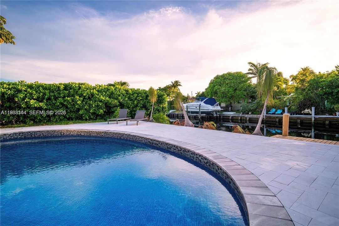 For Sale: $2,180,000 (5 beds, 3 baths, 2285 Square Feet)