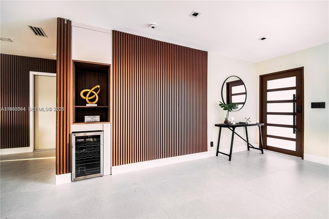 For Sale: $2,180,000 (5 beds, 3 baths, 2285 Square Feet)