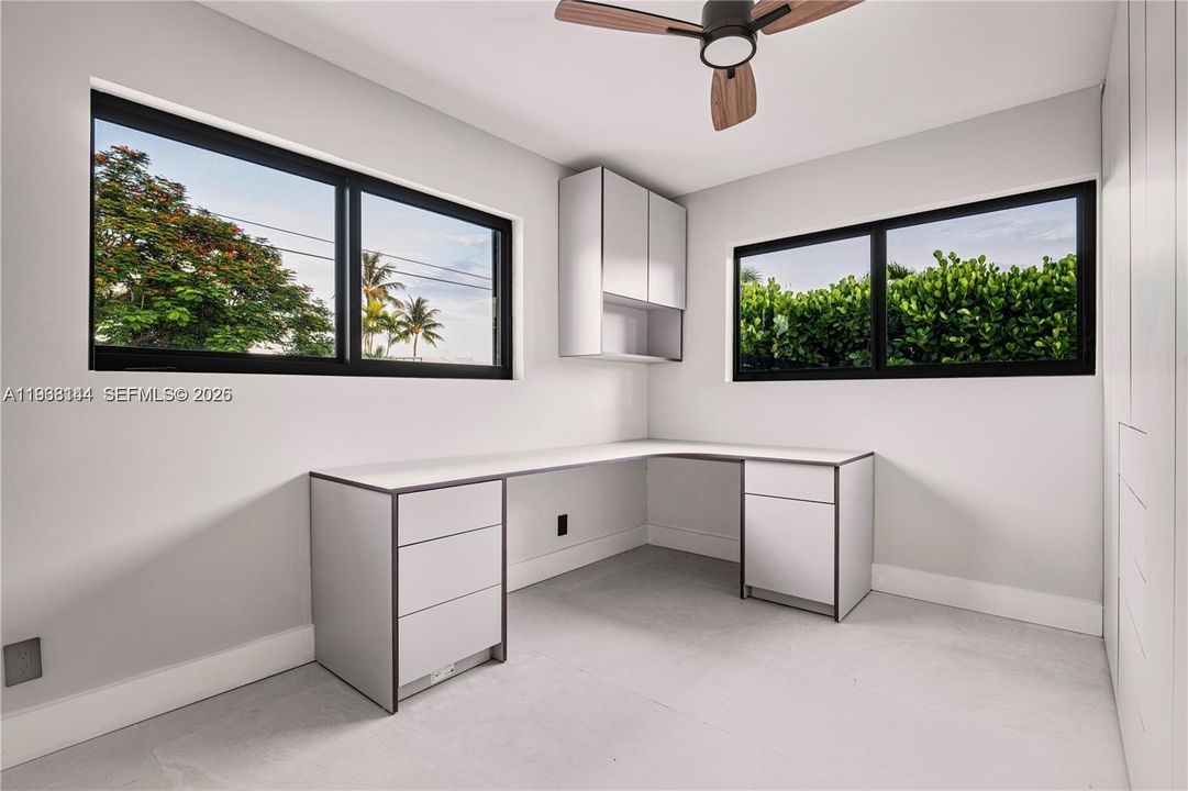 For Sale: $2,180,000 (5 beds, 3 baths, 2285 Square Feet)