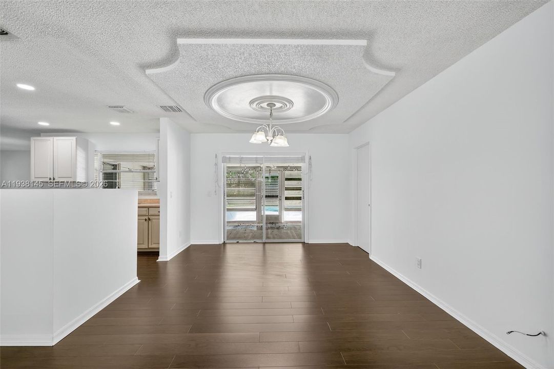 待售: $380,000 (3 贝兹, 2 浴室, 1730 平方英尺)