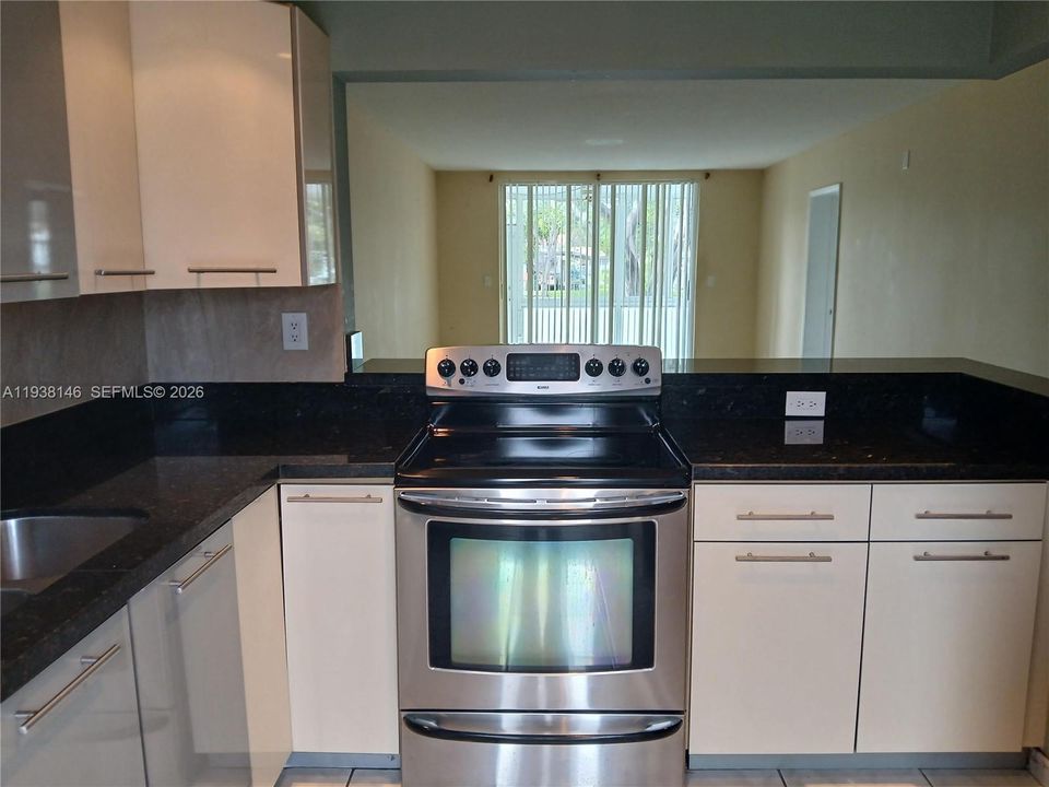 For Sale: $133,000 (2 beds, 2 baths, 1030 Square Feet)