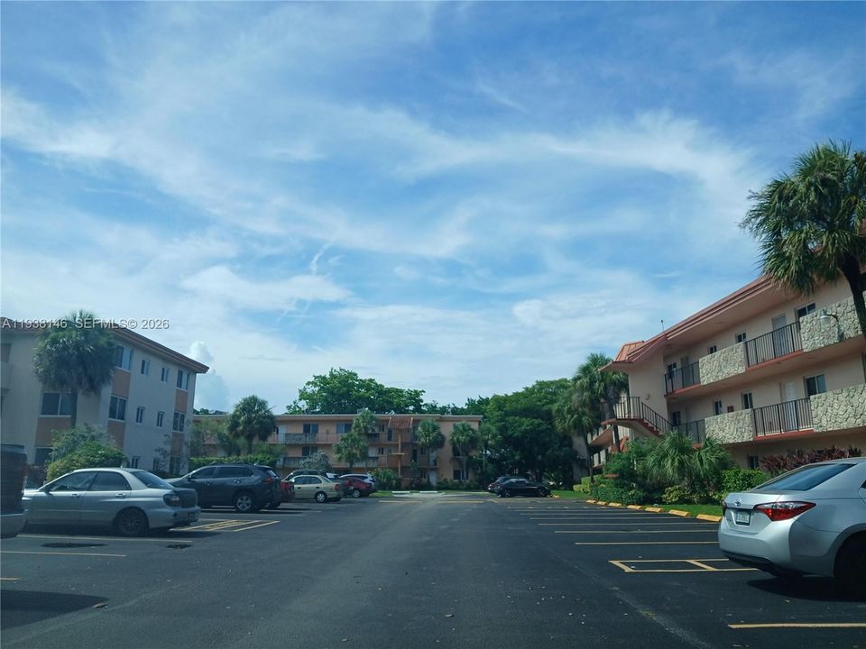 For Sale: $133,000 (2 beds, 2 baths, 1030 Square Feet)