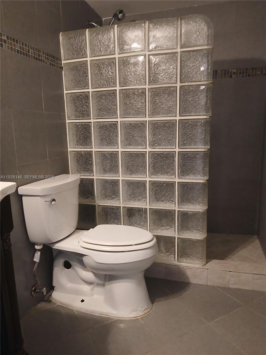 For Sale: $133,000 (2 beds, 2 baths, 1030 Square Feet)