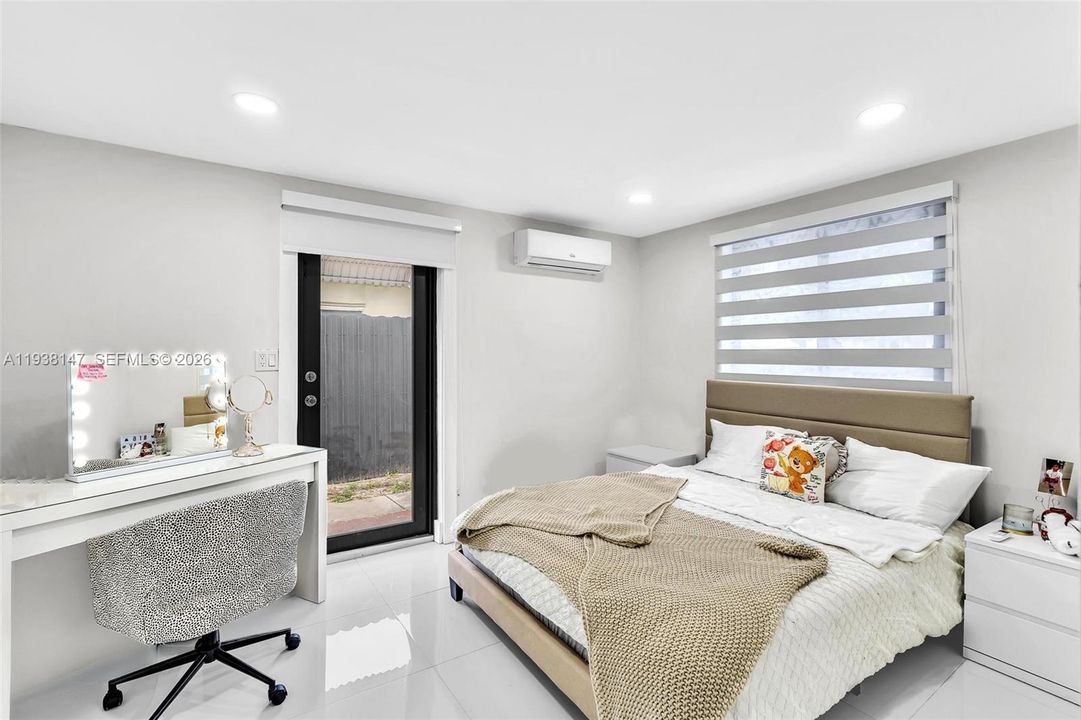 待售: $672,000 (4 贝兹, 2 浴室, 1724 平方英尺)