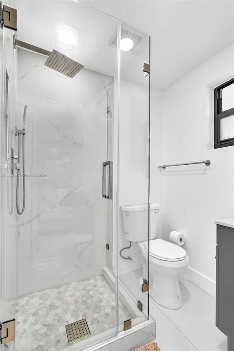 待售: $672,000 (4 贝兹, 2 浴室, 1724 平方英尺)