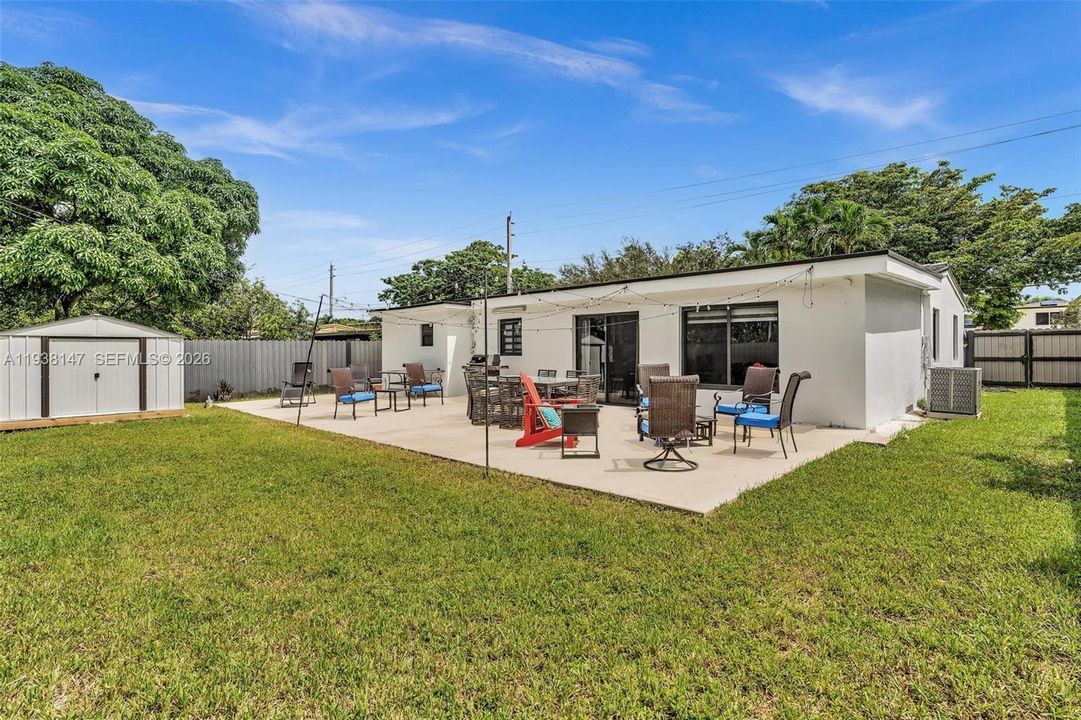 待售: $672,000 (4 贝兹, 2 浴室, 1724 平方英尺)