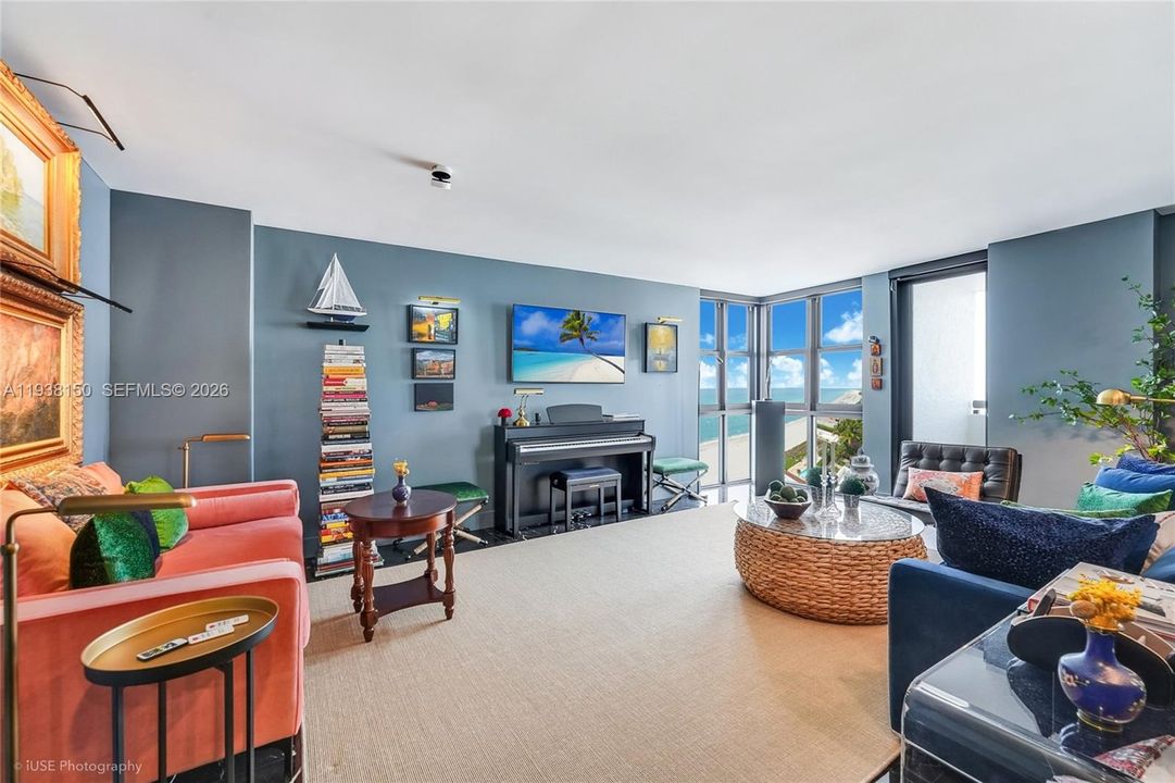 For Rent: $6,000 (1 beds, 1 baths, 798 Square Feet)