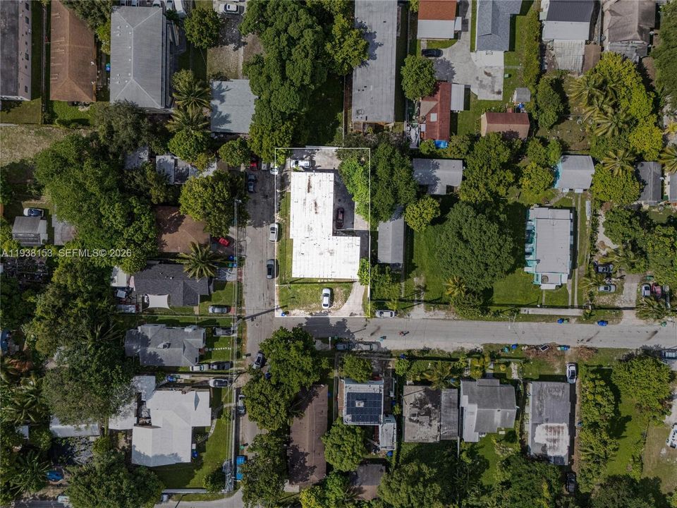 出租: $2,200 (2 贝兹, 1 浴室, 6090 平方英尺)