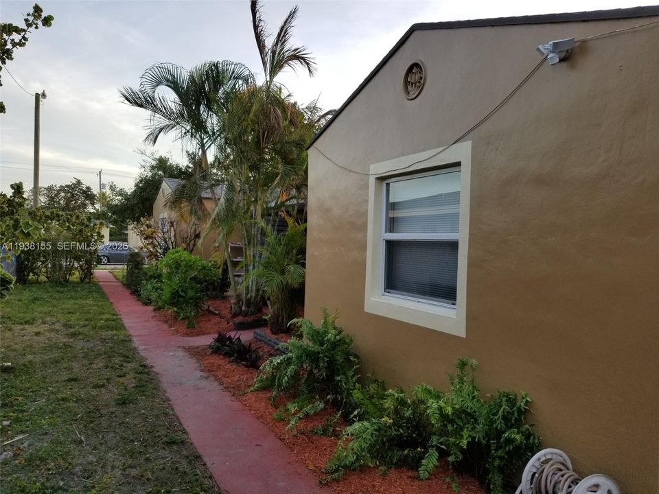 В аренду: $2,175 (2 спален, 1 ванн, 1712 Квадратных фут)