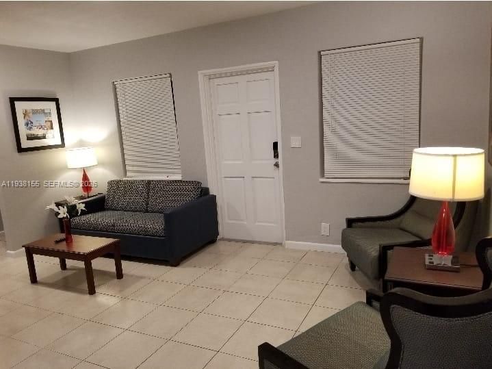 В аренду: $2,175 (2 спален, 1 ванн, 1712 Квадратных фут)