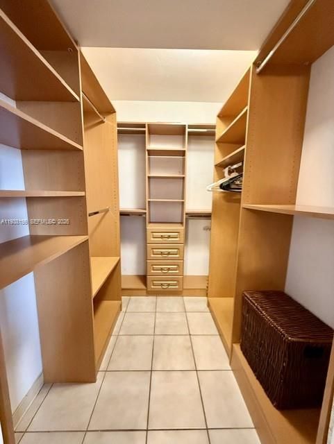 出租: $2,099 (0 贝兹, 1 浴室, 600 平方英尺)