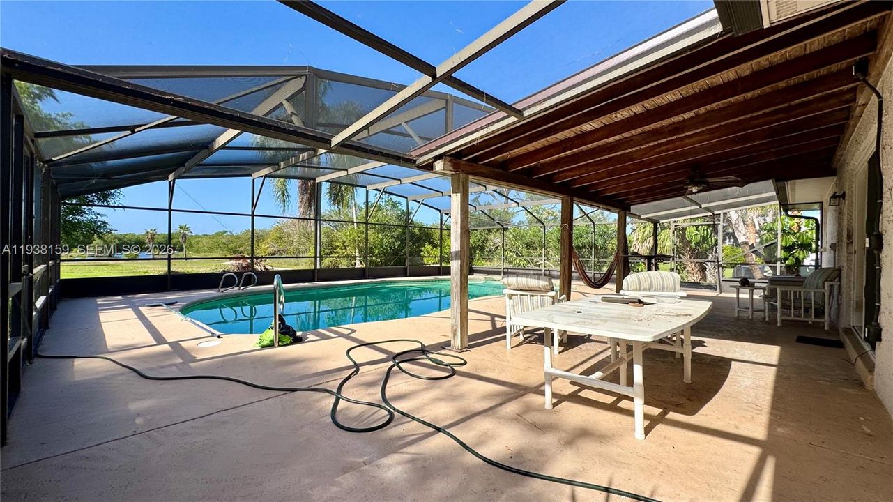 For Sale: $539,000 (3 beds, 2 baths, 1379 Square Feet)