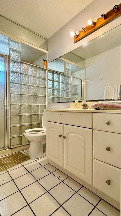 For Sale: $539,000 (3 beds, 2 baths, 1379 Square Feet)