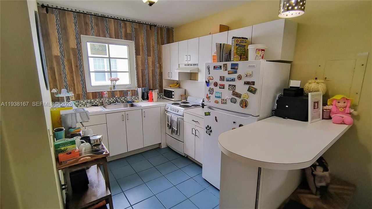 For Rent: $1,800 (0 beds, 1 baths, 430 Square Feet)