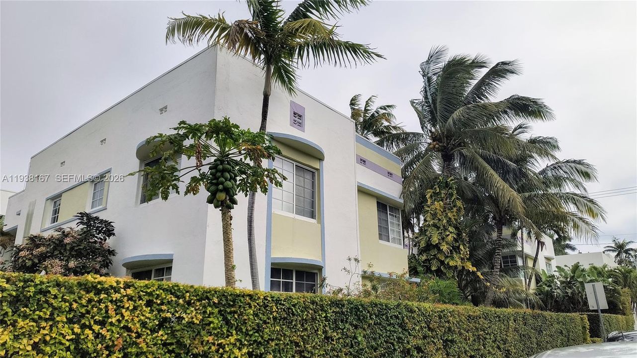 For Rent: $1,800 (0 beds, 1 baths, 430 Square Feet)