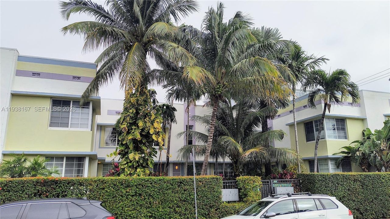 For Rent: $1,800 (0 beds, 1 baths, 430 Square Feet)