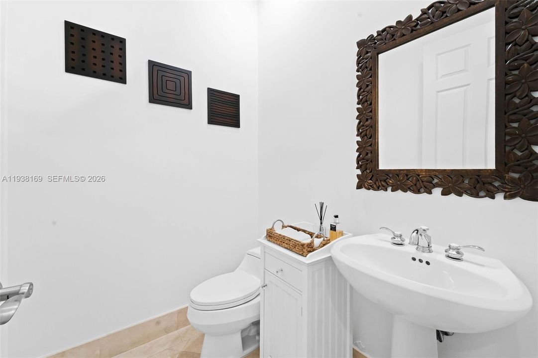 For Sale: $6,480,000 (5 beds, 5 baths, 3941 Square Feet)