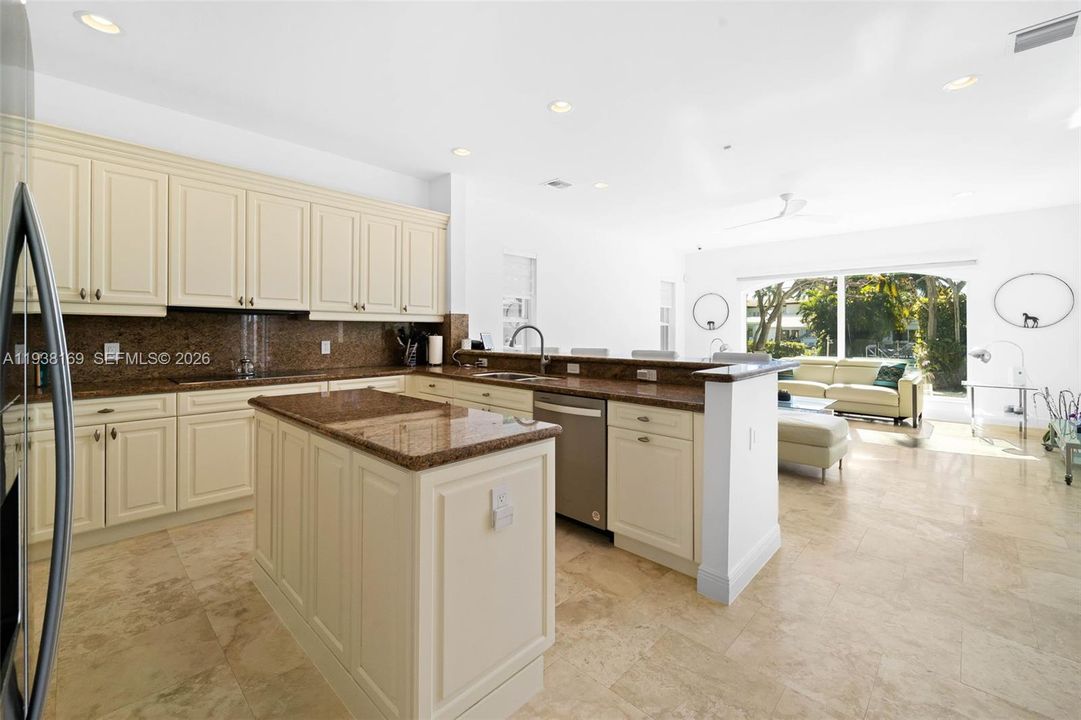 For Sale: $6,480,000 (5 beds, 5 baths, 3941 Square Feet)