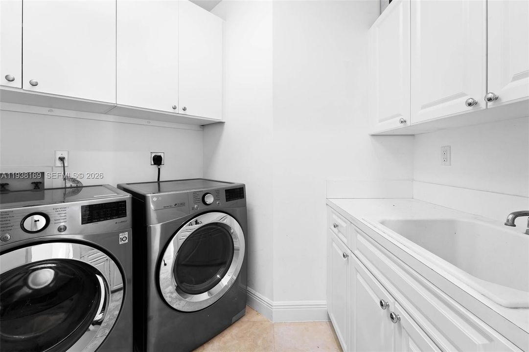 For Sale: $6,480,000 (5 beds, 5 baths, 3941 Square Feet)