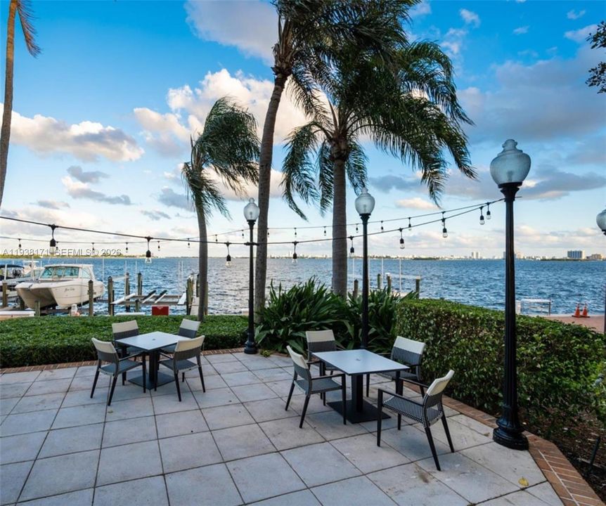 В аренду: $4,000 (2 спален, 2 ванн, 1535 Квадратных фут)