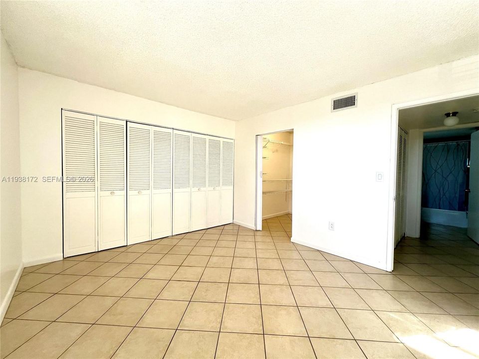 For Rent: $2,160 (1 beds, 1 baths, 773 Square Feet)