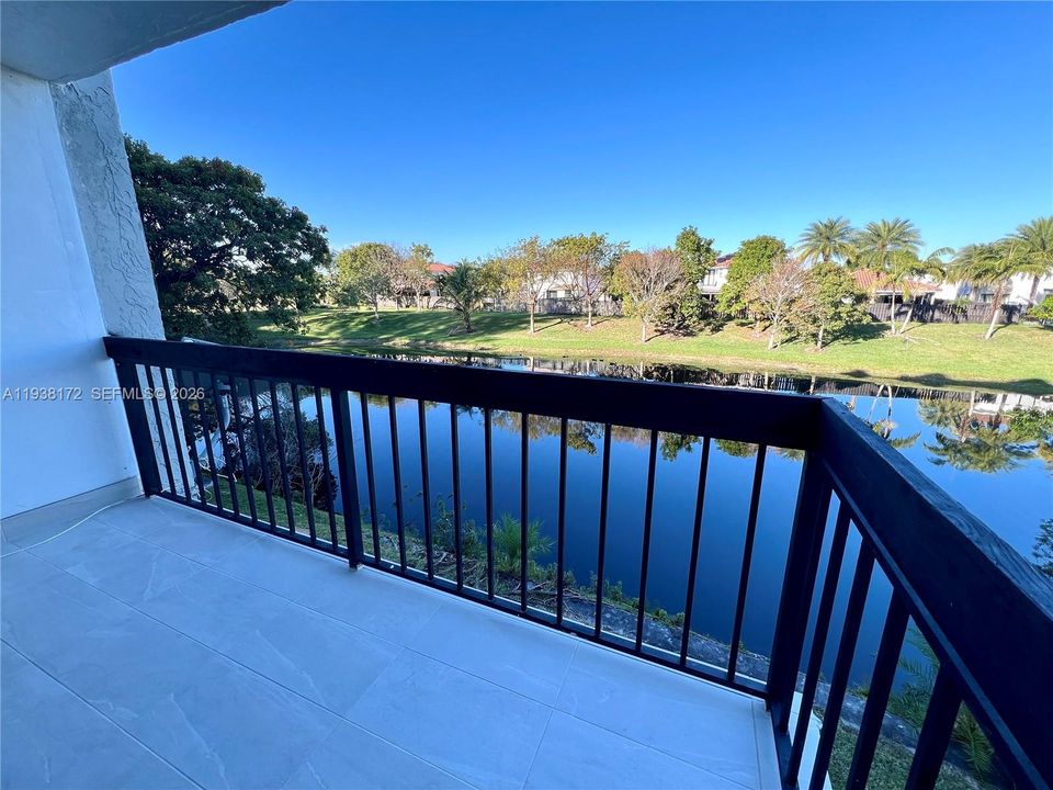 For Rent: $2,160 (1 beds, 1 baths, 773 Square Feet)