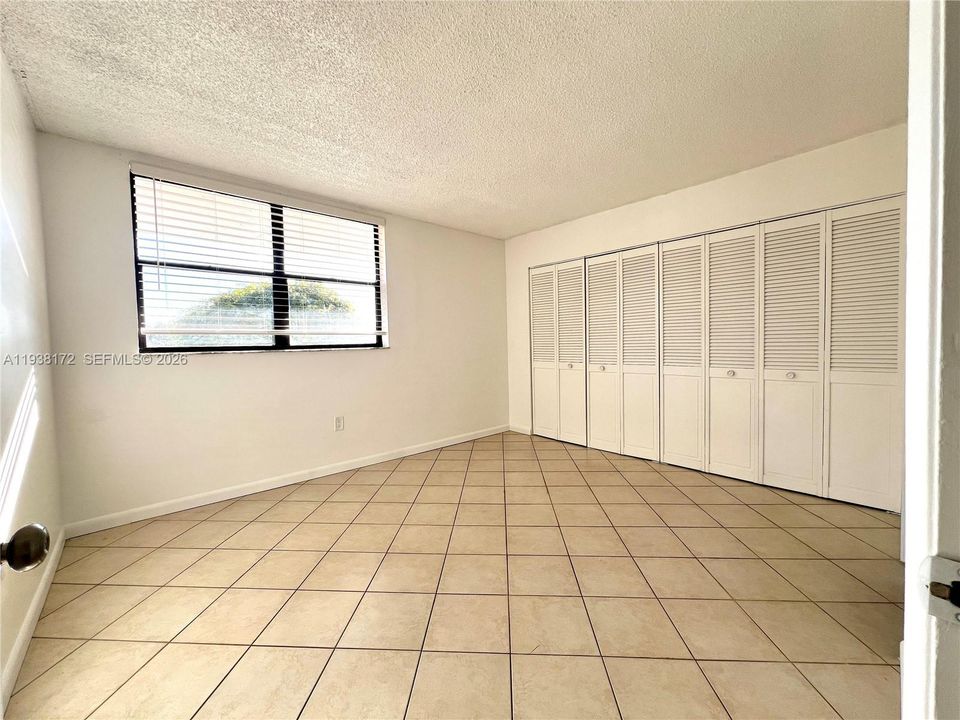 For Rent: $2,160 (1 beds, 1 baths, 773 Square Feet)