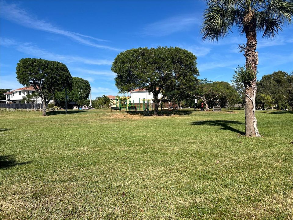 For Rent: $2,160 (1 beds, 1 baths, 773 Square Feet)