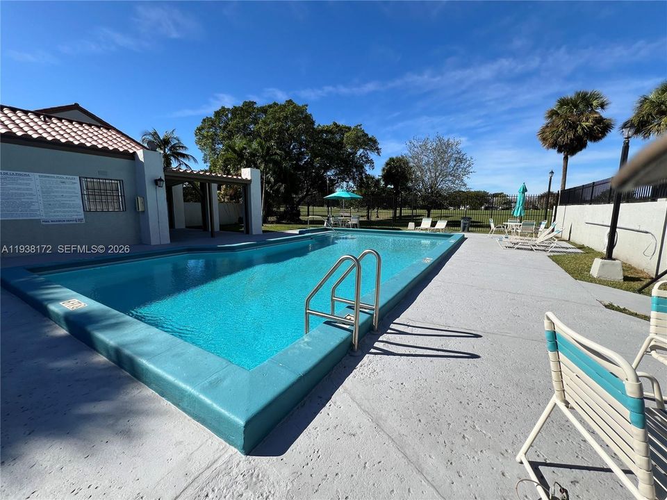 For Rent: $2,160 (1 beds, 1 baths, 773 Square Feet)