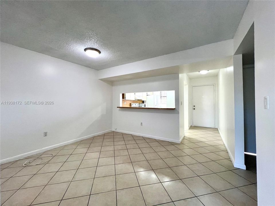 For Rent: $2,160 (1 beds, 1 baths, 773 Square Feet)