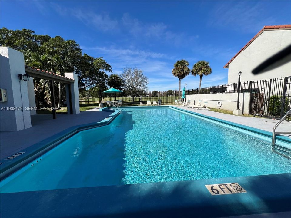 For Rent: $2,160 (1 beds, 1 baths, 773 Square Feet)