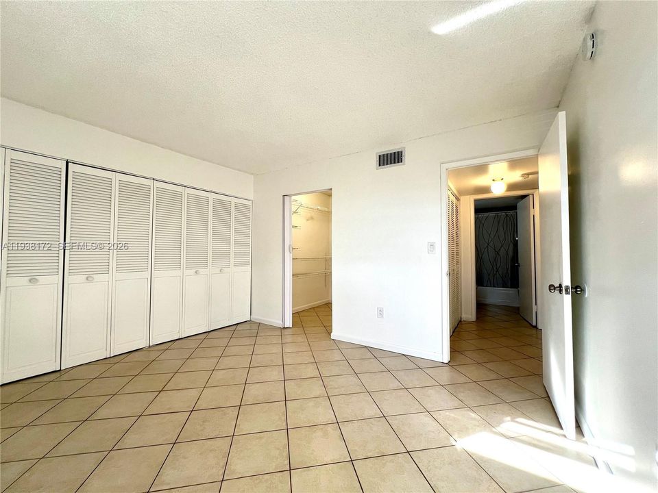 For Rent: $2,160 (1 beds, 1 baths, 773 Square Feet)