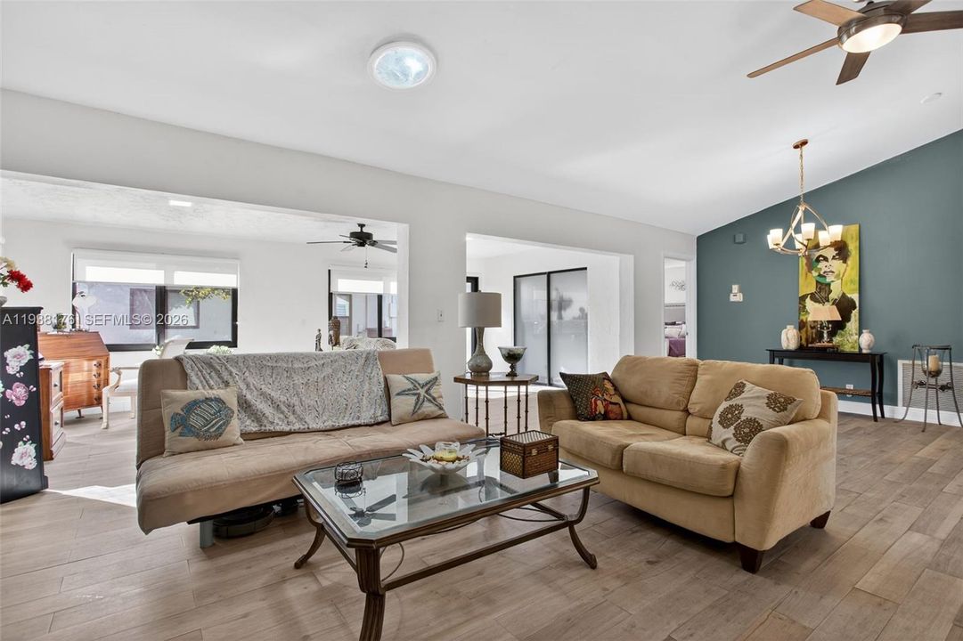 待售: $375,000 (2 贝兹, 2 浴室, 1491 平方英尺)