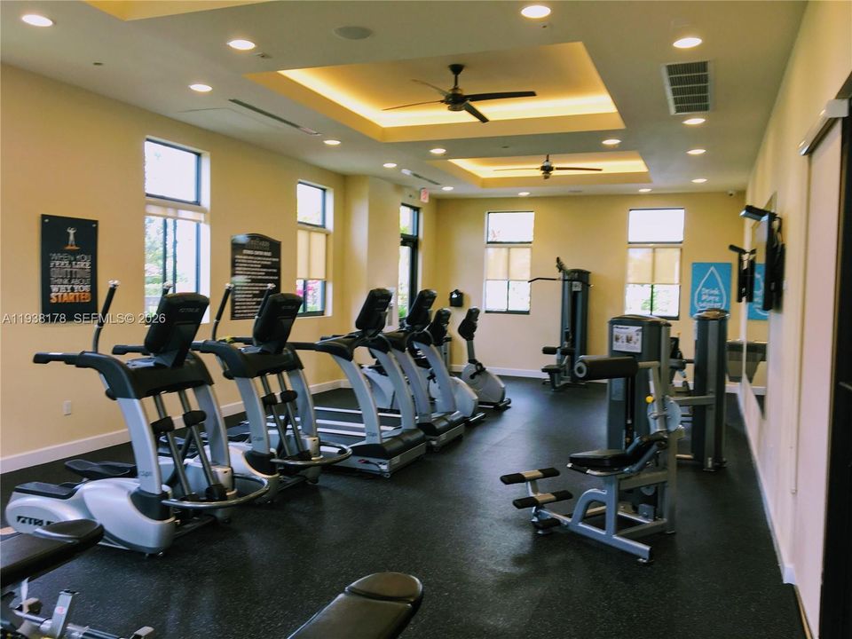 В аренду: $4,200 (5 спален, 3 ванн, 3196 Квадратных фут)