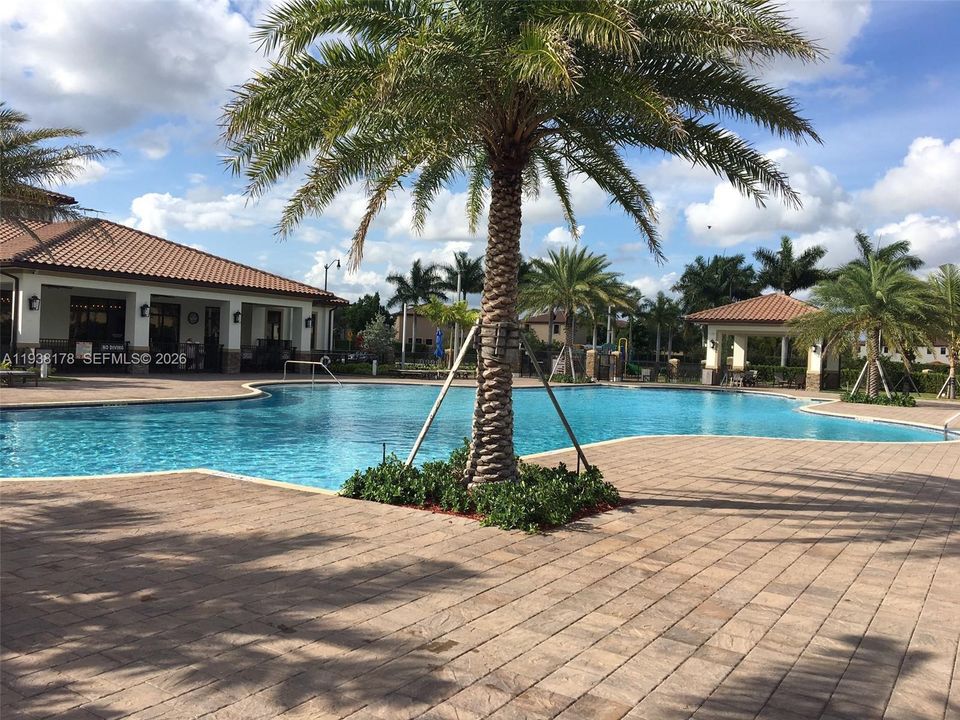 В аренду: $4,200 (5 спален, 3 ванн, 3196 Квадратных фут)