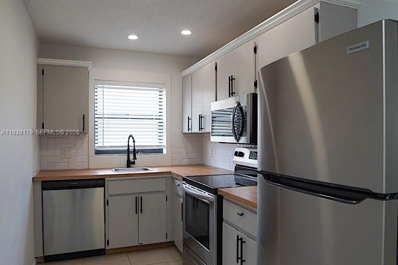 For Rent: $1,550 (1 beds, 1 baths, 617 Square Feet)