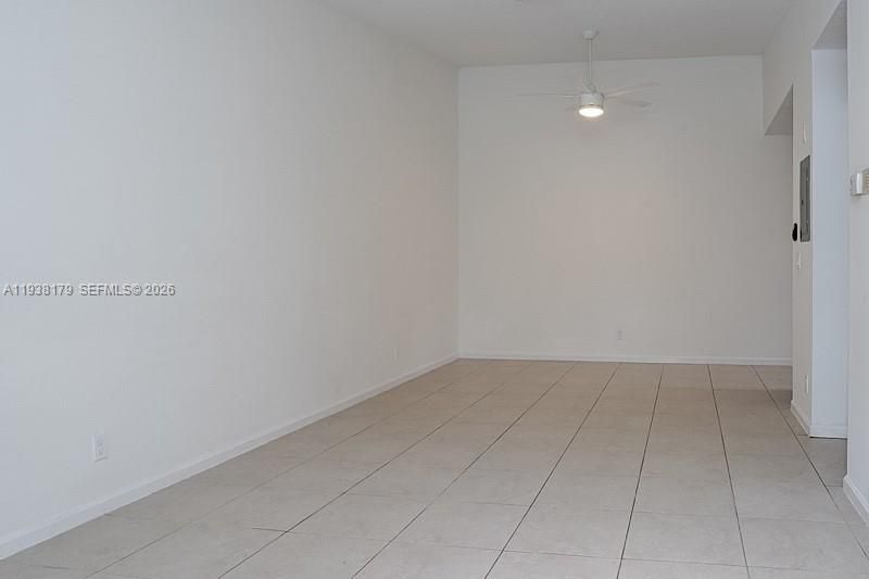 For Rent: $1,550 (1 beds, 1 baths, 617 Square Feet)