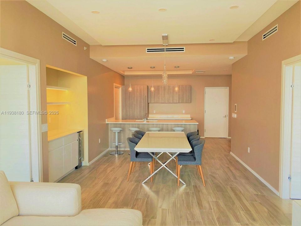 En Renta: $7,600 (2 camas, 2 baños, 1250 Pies cuadrados)