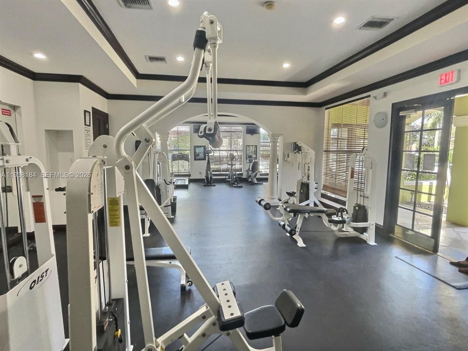 出租: $2,300 (2 贝兹, 1 浴室, 850 平方英尺)