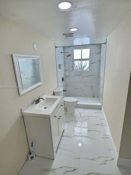 出租: $2,300 (2 贝兹, 1 浴室, 850 平方英尺)