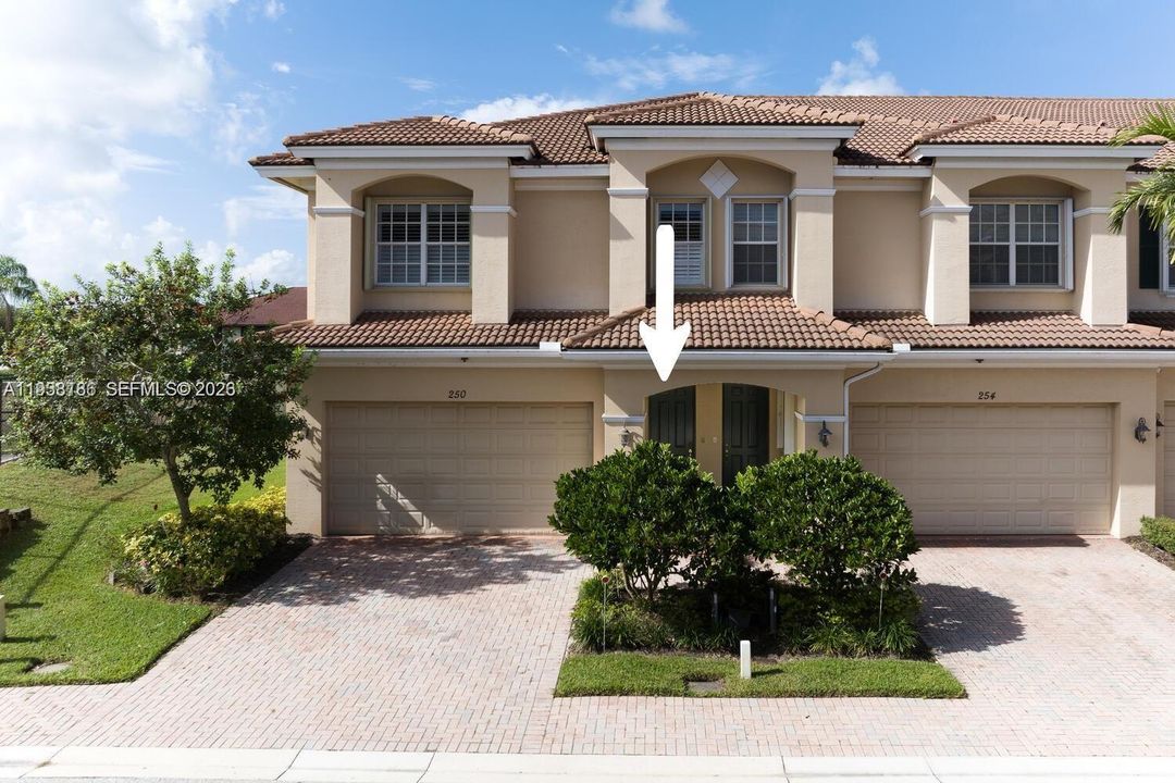 En Renta: $2,900 (3 camas, 2 baños, 2164 Pies cuadrados)