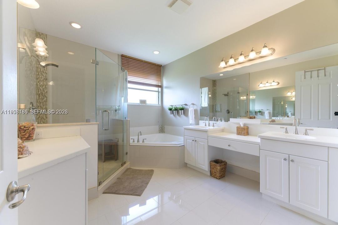 En Renta: $2,900 (3 camas, 2 baños, 2164 Pies cuadrados)