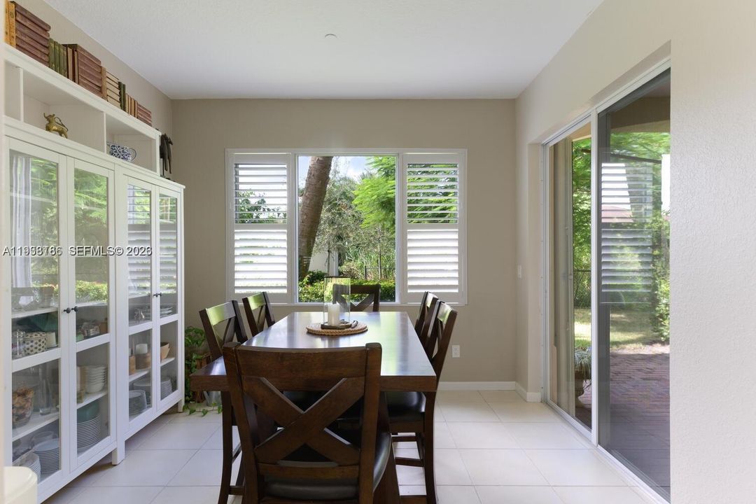 En Renta: $2,900 (3 camas, 2 baños, 2164 Pies cuadrados)