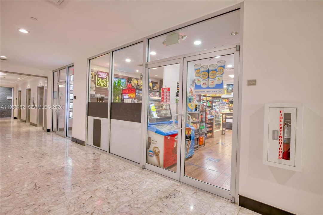 En Venta: $335,000 (0 camas, 1 baños, 552 Pies cuadrados)