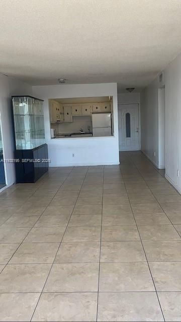 最近售出: $255,000 (3 贝兹, 2 浴室, 1335 平方英尺)