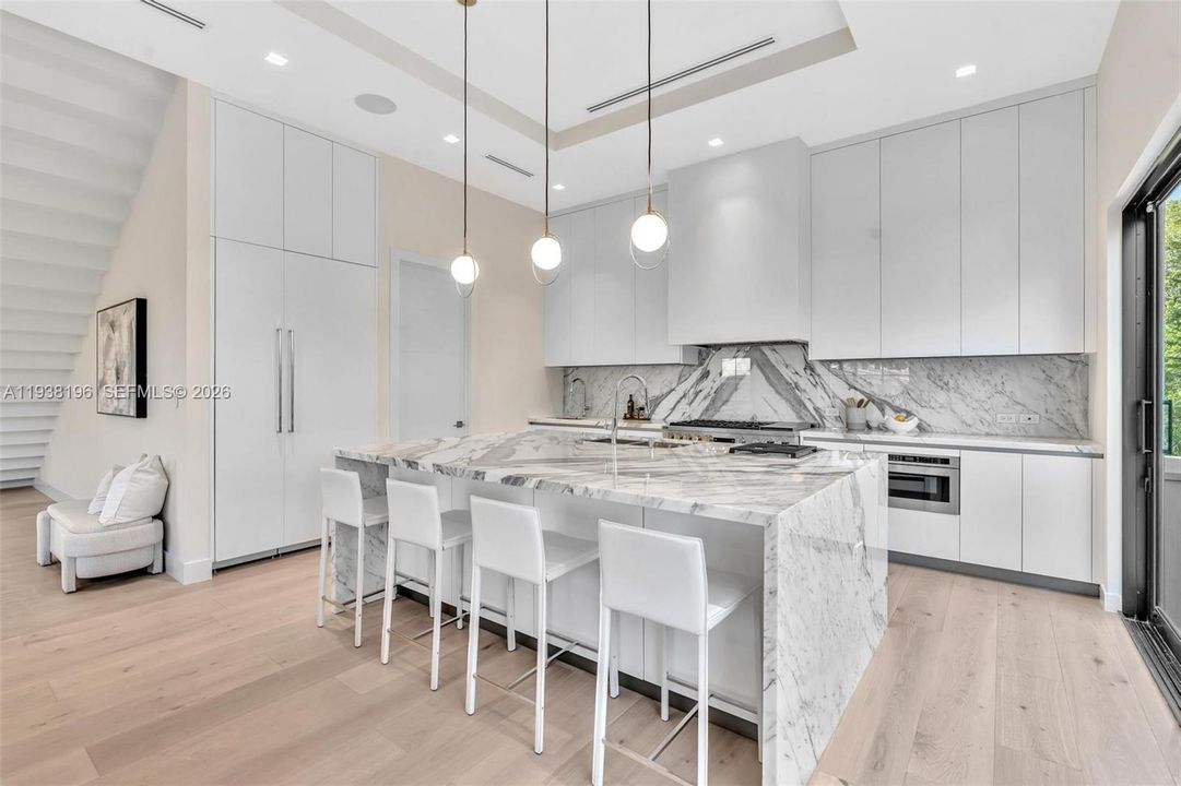 For Sale: $4,750,000 (6 beds, 4 baths, 0 Square Feet)